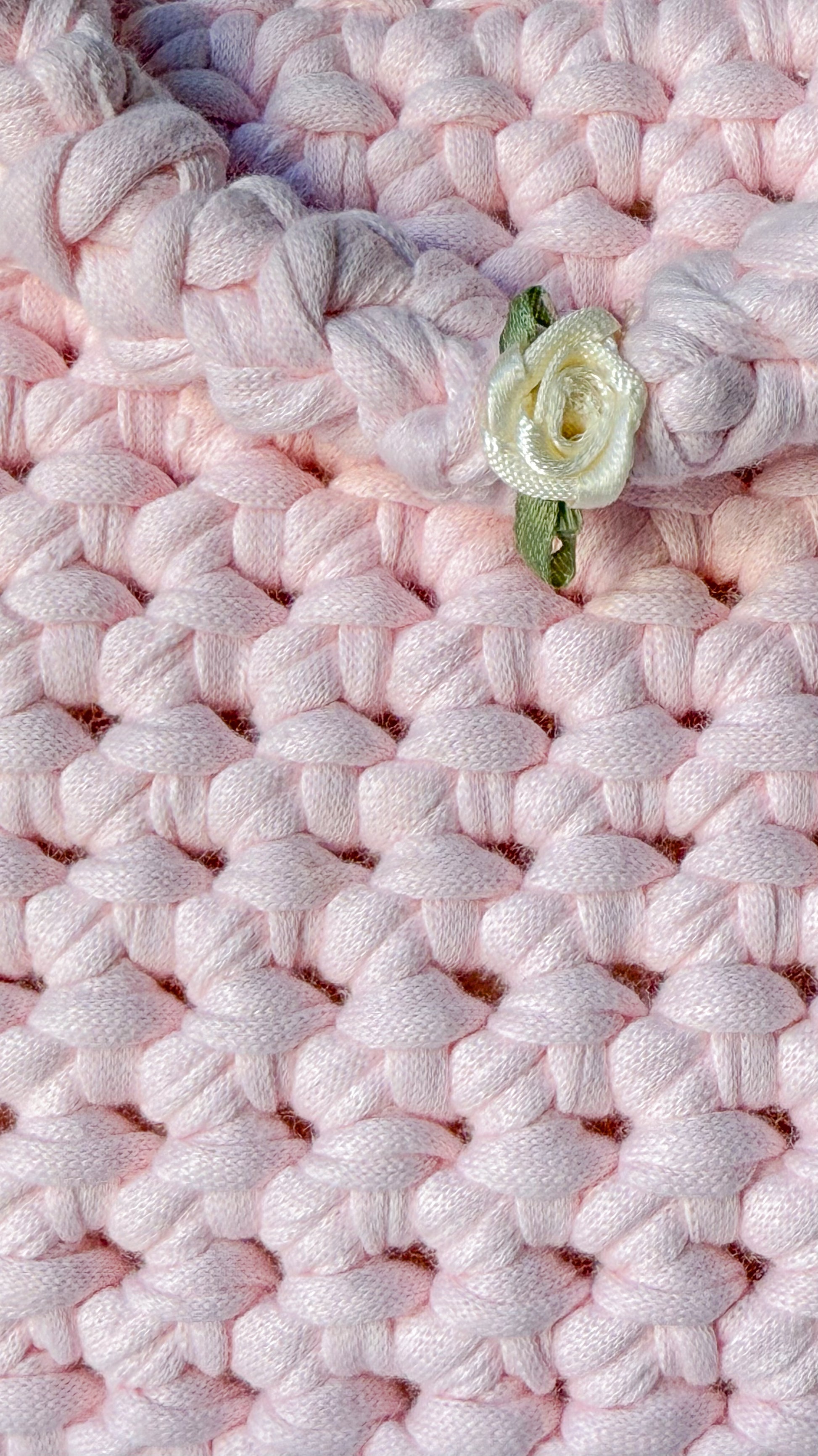 Sac à main en crochet rose poudrée