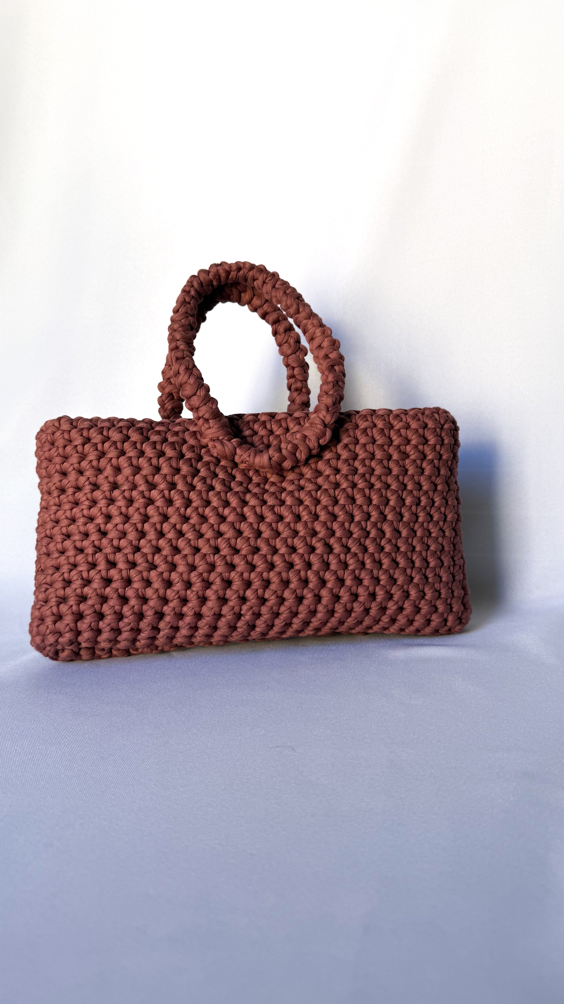 Sac à main en crochet rose