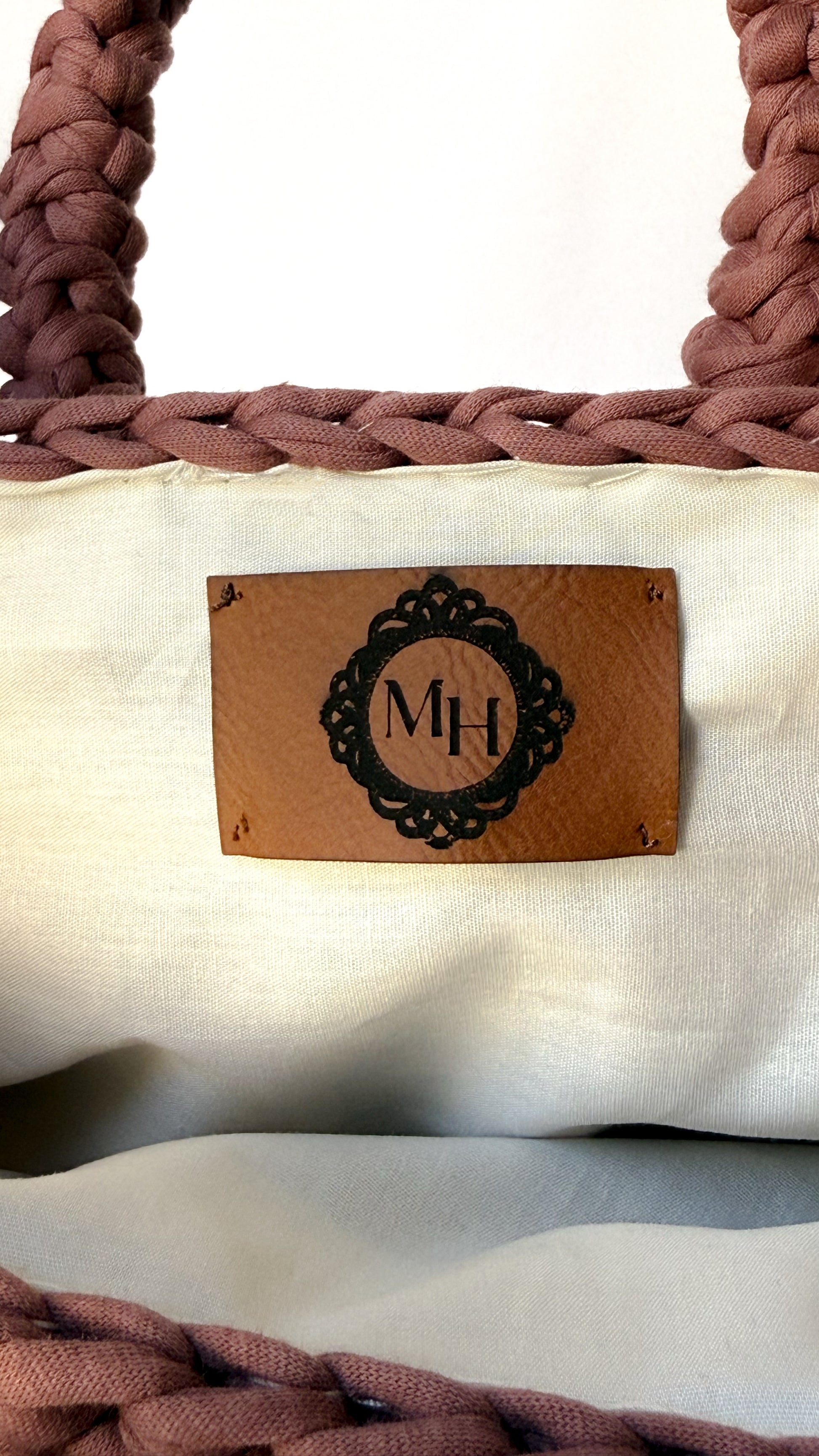 Sac à main en crochet rose