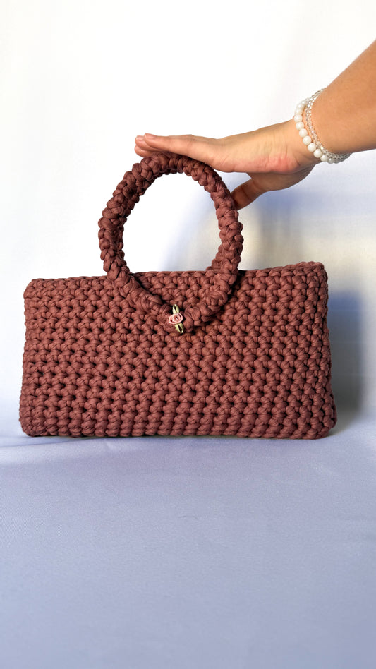 Sac à main en crochet rose