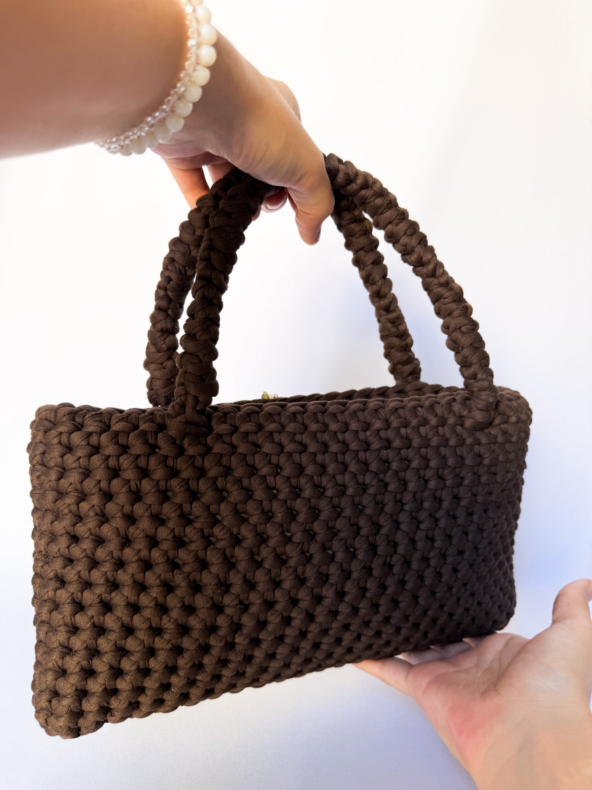 Sac à main en crochet marron