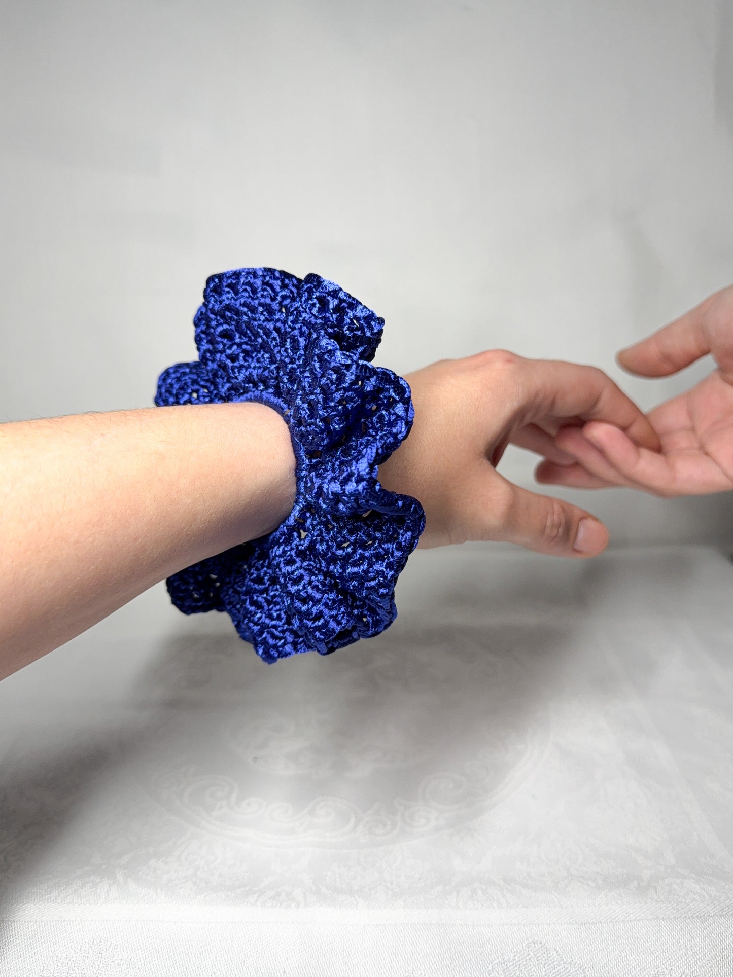 Chouchou Satin Bloom Bleu Roi