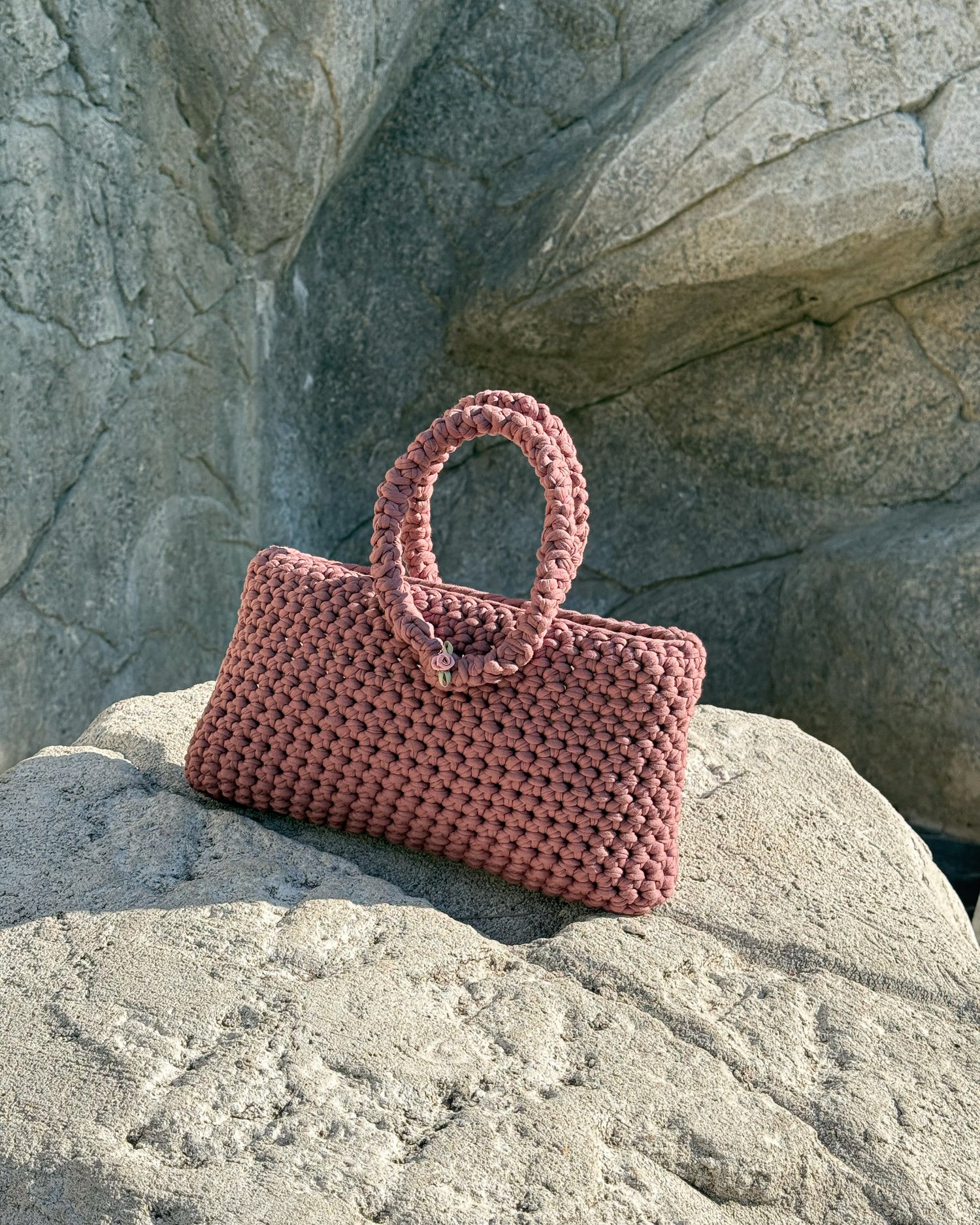 Sac à main en crochet vieux rose 